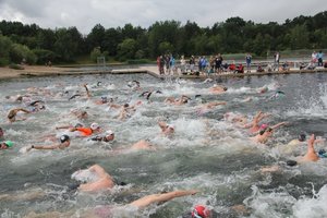 Valstybės dieną – tradicinis plaukimo maratonas Kaune: ilgąjį savaitgalį kviečia pradėti aktyviai