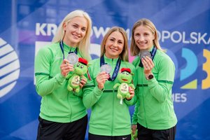 Rekordiniu tapusį medalį Lietuvai iškovojusias penkiakovininkes į priekį stumia ir tarpusavio konkurencija