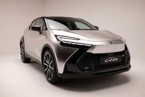 Naujo „Toyota C-HR“ apžvalga: efektingas, taupus ir dinamiškas, bet ne be kompromisų