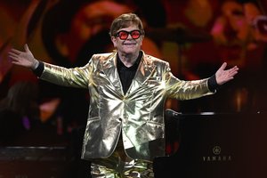 Stokholmą sudrebino paskutinis Eltono Johno koncertas: jautriai kreipėsi į publiką