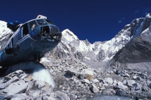 Himalajuose sudužus sraigtasparniui žuvo šeši žmonės