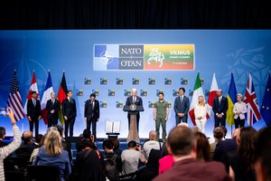 Seime aptartas Vilniaus NATO viršūnių susitikimas: Lietuva turi daug namų darbų