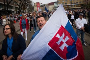 Slovakija: kandidato sulaikymas prieš parlamento rinkimus sukėlė šurmulį