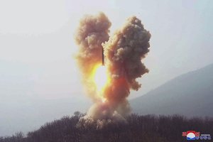 Šiaurės Korėja paleido dvi trumpojo nuotolio raketas