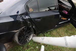 Eismo įvykis Vilniuje: „Toyota“ automobilis rėžėsi į elektros stulpą, susidarė spūstis