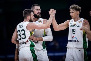 Bandymas atsigauti po serbų nokdauno: Lietuva siekia palaužti Slovėniją, kad žaistų dėl 5-osios vietos