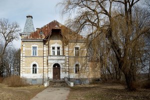 Parduoti netoli Vilniaus stovintys Vyžulionių dvaro sodybos rūmai – kaina nustebino 