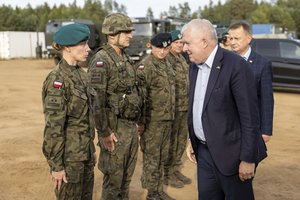 Lietuvos ir Lenkijos krašto apsaugos ministrai aptarė saugumo iššūkius regione