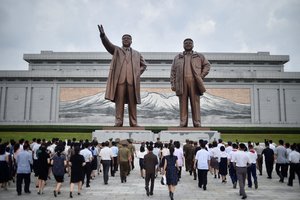 Šiaurės Korėja po trejų metų pertraukos vėl atsiveria užsieniečiams, teigia Kinijos žiniasklaida