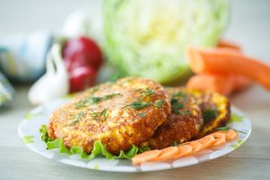 Pikantiški sūrio ir morkų kotletukai: lengva, paprasta, taupu ir gardu