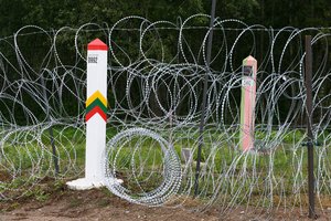 VRM nutarė statyti fizinį barjerą ir pelkėtose pasienio su Baltarusija ir Rusija teritorijose