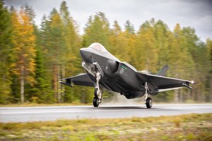 P. Fiala: Čekija ketina įsigyti 24 JAV gamybos naikintuvus F-35