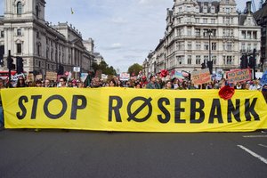 Londone – protestas prieš didžiulio naujo naftos telkinio eksploataciją