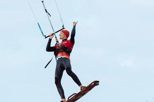 „Vėjo sporto festivalis“ pamaryje suvienijo ekstremalaus sporto entuziastus