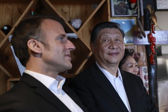  Xi Jinpingas ir E. Macronas.