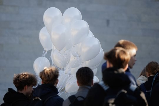  Atsisveikinimas su tragiškai mirusiu 15-mečiu Vilniuje.