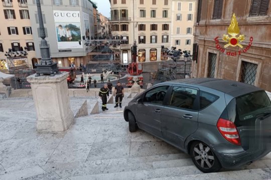 Gyvenimo nuotykis: neįtikėtina, kur policijai įkliuvo garbaus amžiaus vairuotojas