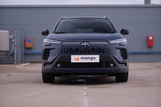 2025 m. „Toyota Corolla Cross“ testas: tarp populiariausių, bet yra ir trūkumų