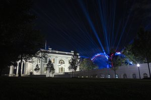 80-ąjį jubiliejų sekmadienį minintis D. Trumpas stebės kovas narve priešais Baltuosius rūmus