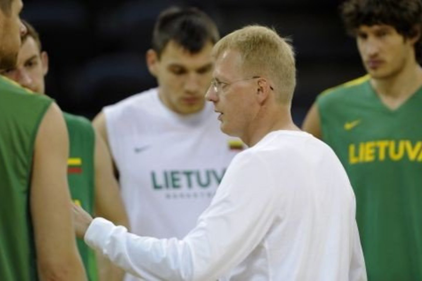 Lietuvos vyrų olimpinės rinktinės fizinio rengimo treneris V.Mikalauskas į krepšinį iš lengvosios atletikos perėjo tiktai prieš trejus metus.