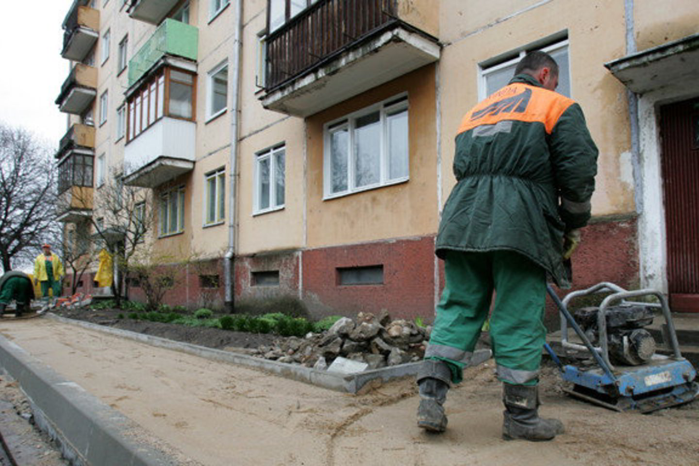 Devynių kompleksiškai renovuotų sostinės namų gyventojams už aplinkos tvarkymą nereikės mokėti nė cento.
