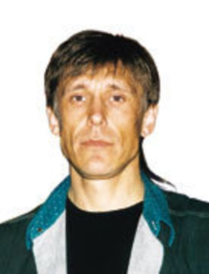 L.Dinius garsėja savo pomėgiu muzikai.