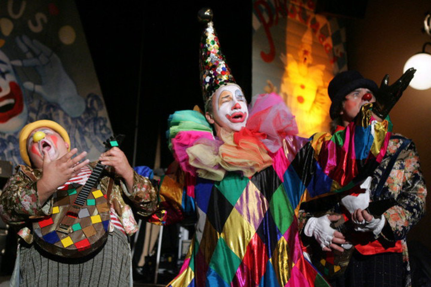 Neseniai šios operos ištrauką artistai atliko per Baltijos cirko pasirodymą tikroje cirko trupės palapinėje.