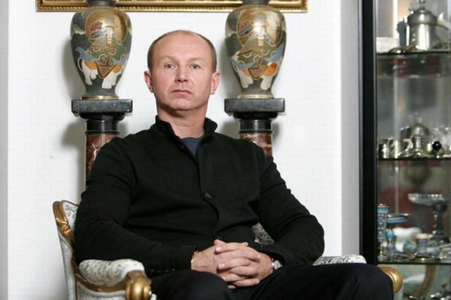 „Mano artimieji elgėsi teisingai – verčiau atiduoti turtus plėšikams nei paaukoti gyvybę”, – kalbėjo per apiplėšimą puspenkto milijono litų vertės turto netekęs vienas garsiausių šalies kolekcininkų A.Balyka. Pagrobtos vertybės nebuvo apdraustos.