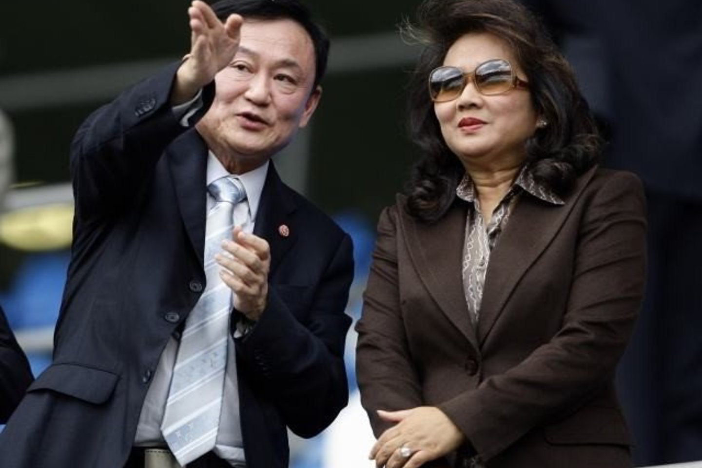 Thaksinas Shinawatra, kuris po aukų nepareikalavusio 2006 metų perversmo beveik visą laiką leido Londone, šiuo metu keliauja po Kiniją.