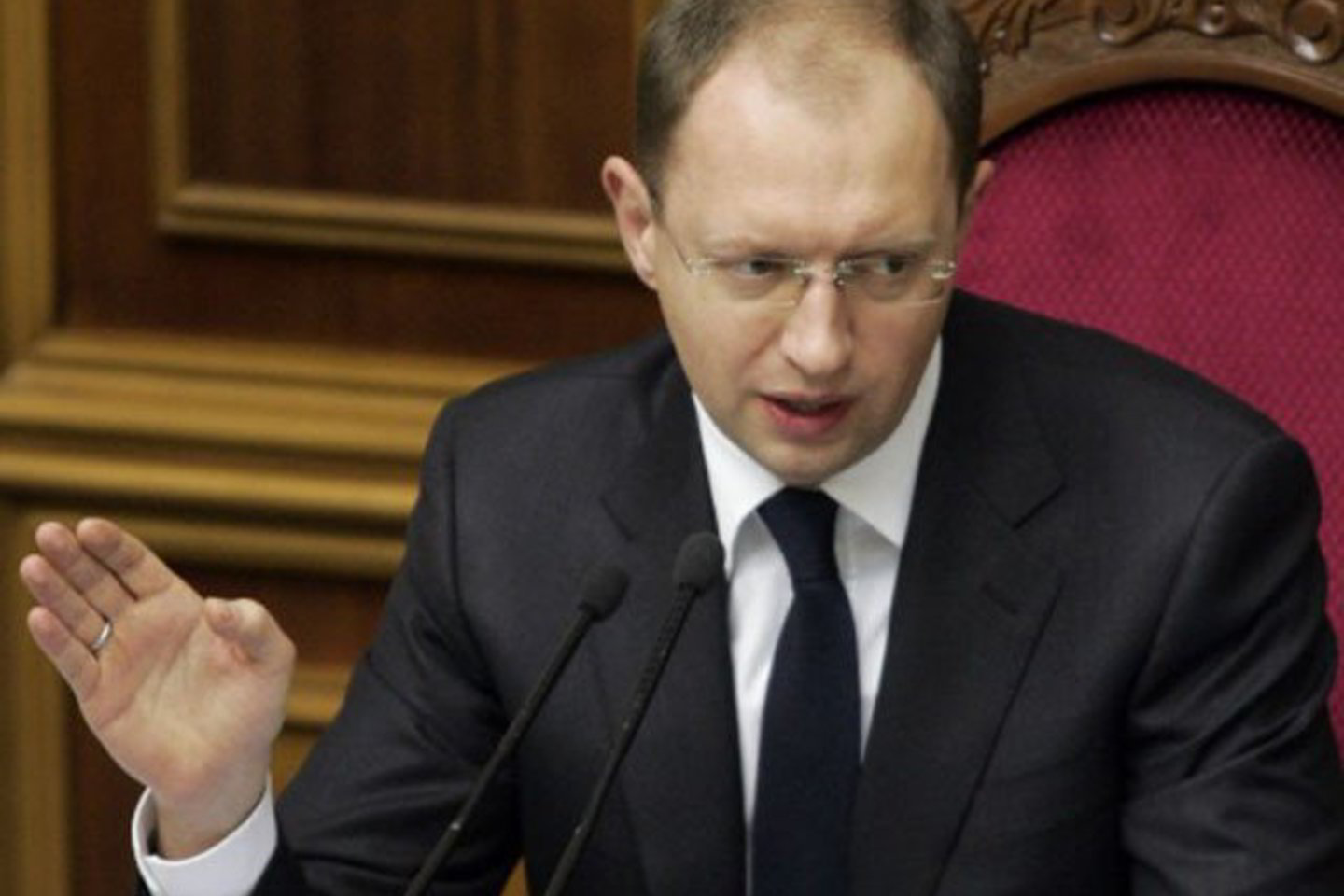 Ukrainos Aukščiausioji Rada patenkino A.Jaceniuko prašymą.