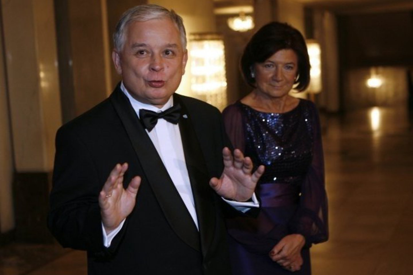 Lenkijos prezidentas L.Kaczynskis, kalbėdamas telefonu su išrinktu JAV prezidentu B.Obama, bandė įterpti kelis sakinius anglų kalba.