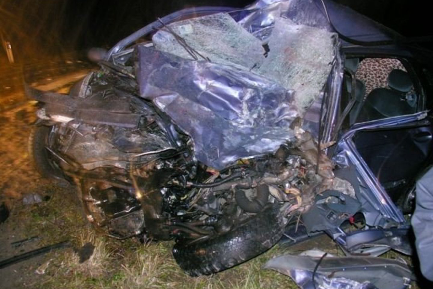 Teisėjos vairuojamas automobilis buvo visiškai sulamdytas.