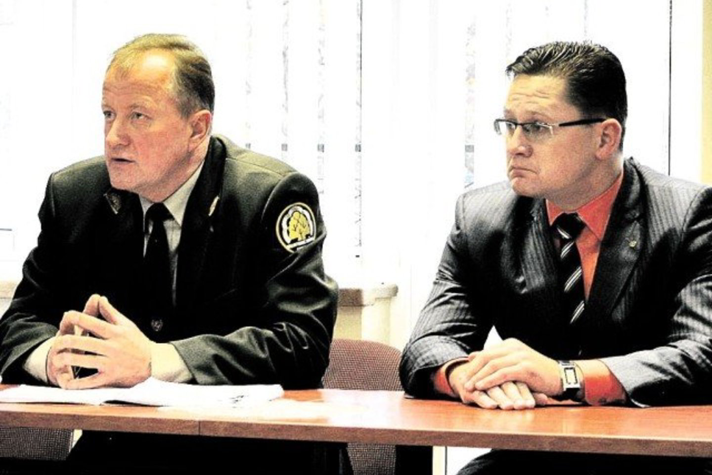 Generalinio urėdo pavaduotojas Gintaras Visalga (dešinėje) ir Dubravos eksperimentinės mokomosios urėdijos vadovas Kęstutis Šakūnas nesidžiaugia siūlomomis kainomis.