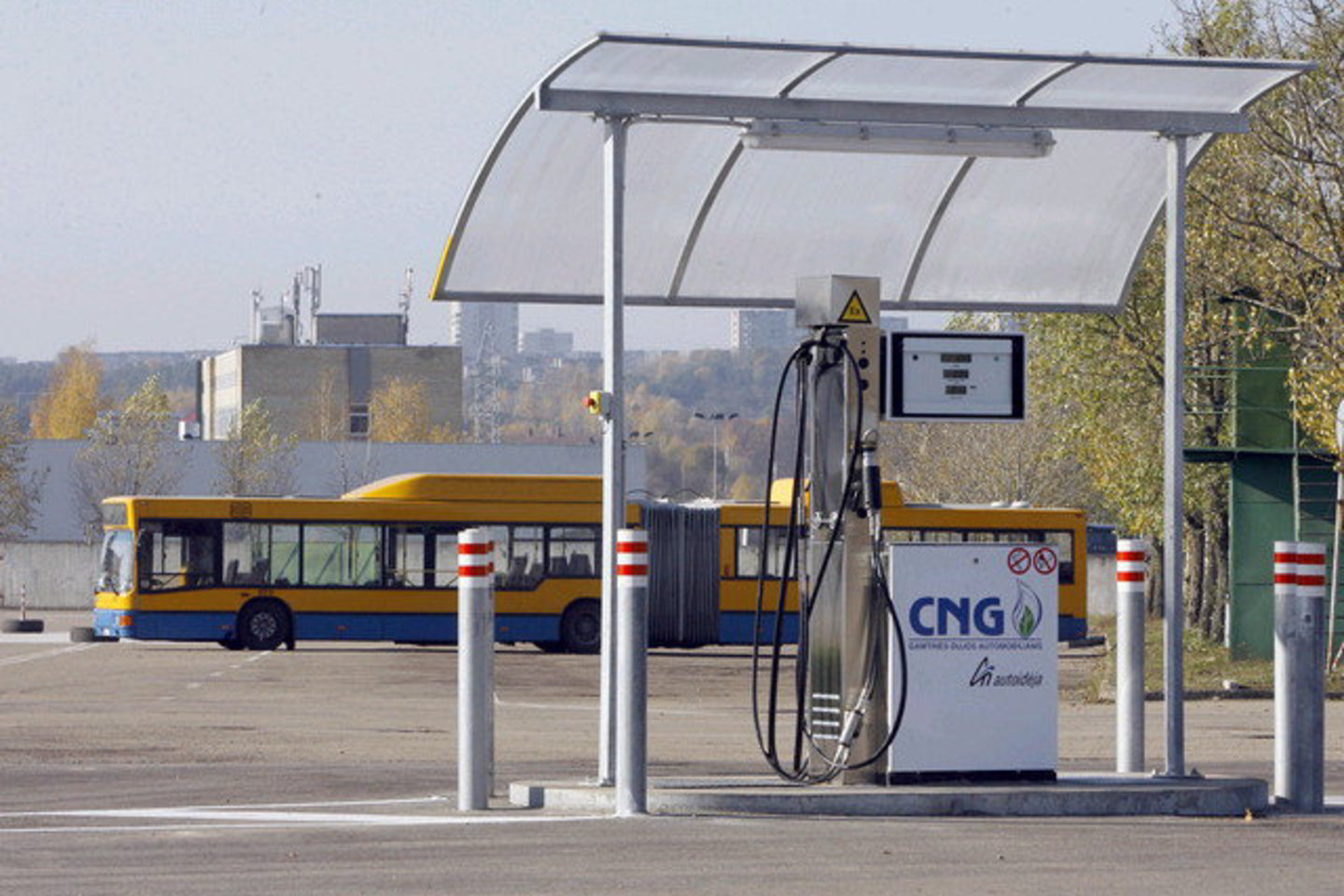 Numatomas akcizų šuolis daugiausia patuštins vairuotojų, kurių automobiliuose sumontuota dujų įranga, kišenes.