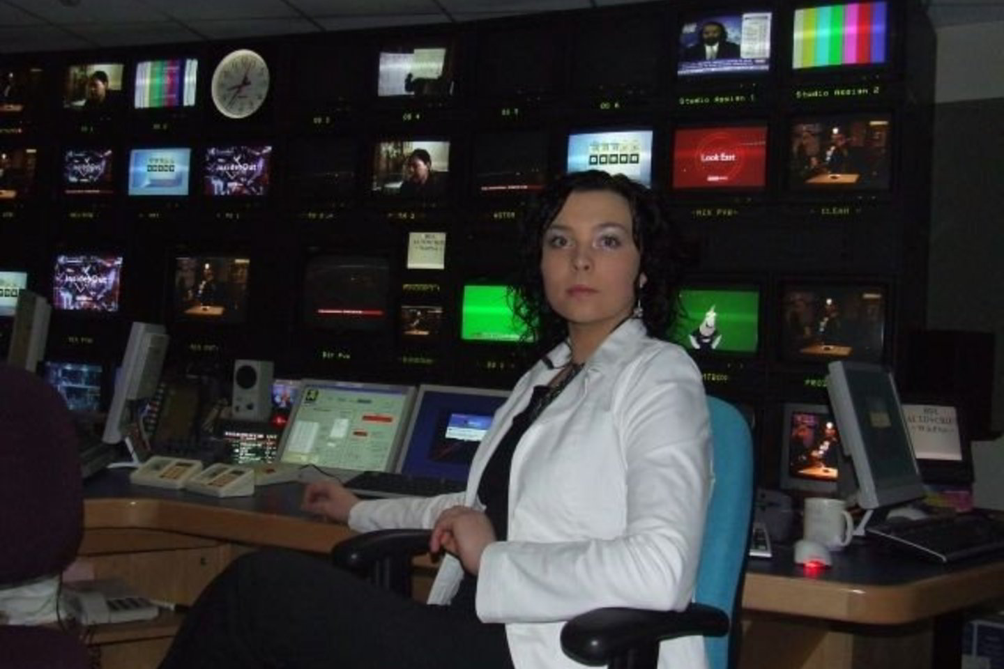 R.Juzėnaitė jau metus regioninėje rytų Anglijos radijo stotyje „Future Radio“ veda laidą lietuvių kalba: „Lithuania to Norwich“.