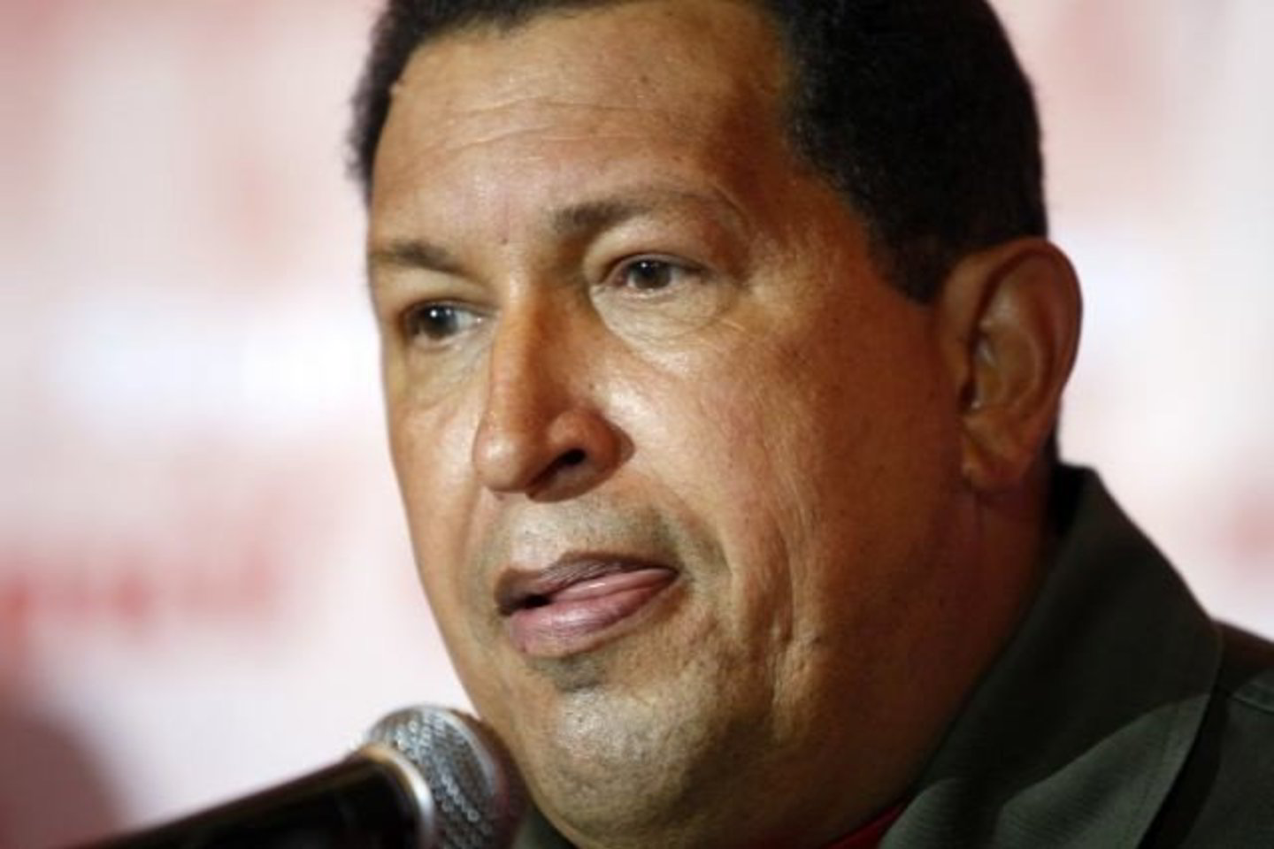 H.Chavezas po pergalės stengėsi atrodyti rimtas.