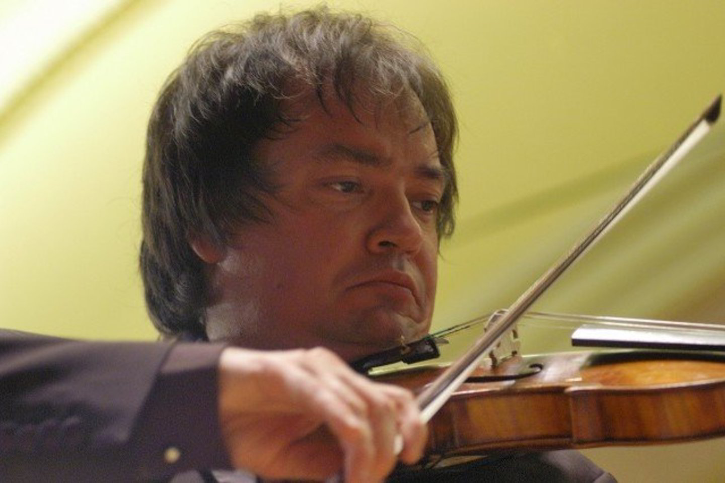 Paprastai kritikai pabrėžia Sergejaus Krylovo savitumą, stebinančią techniką, kreminį garsą ir stulbinantį muzikos pojūtį.