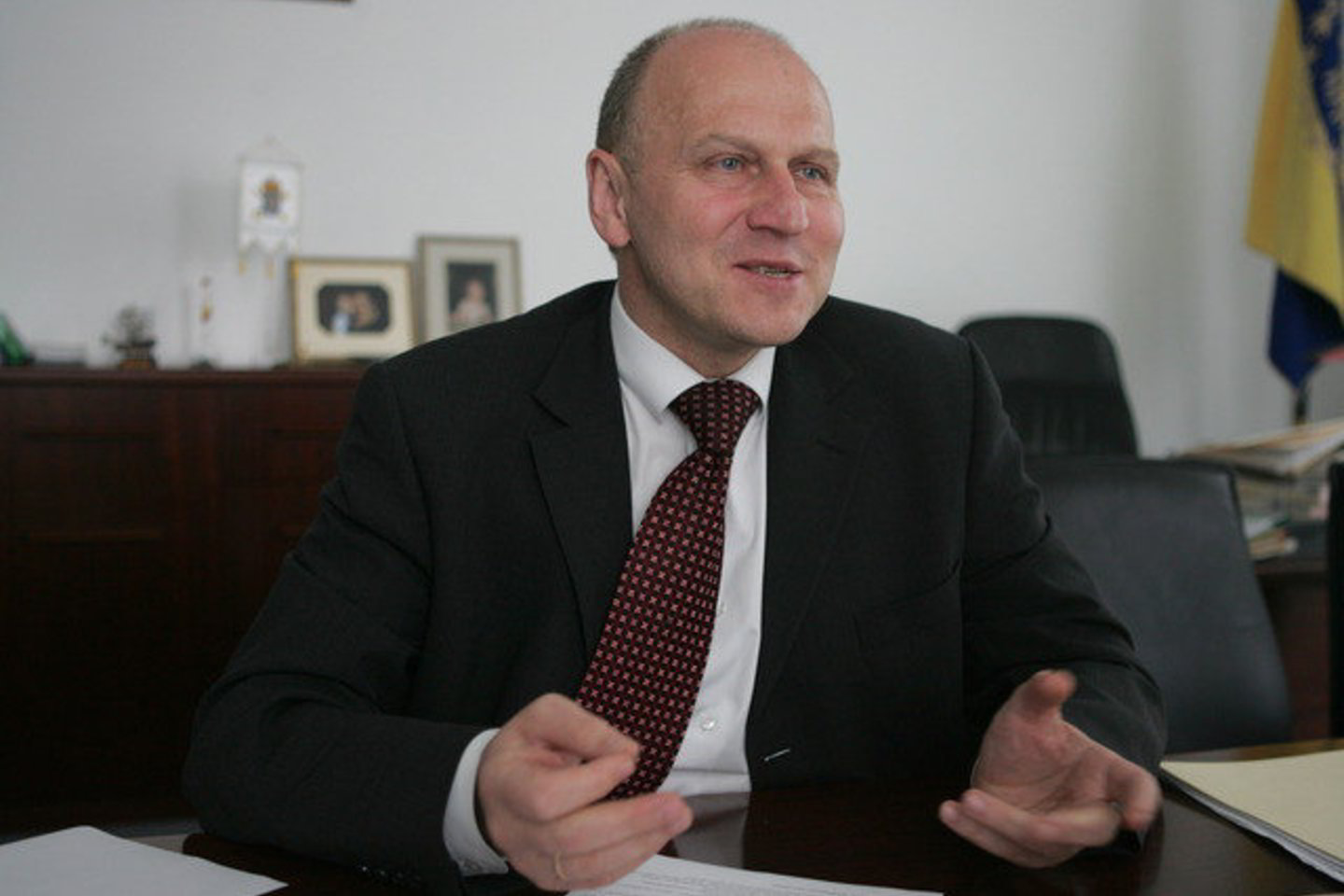 VSD vadovas P.Malakauskas apžvalgininko teiginių apie VSD pareigūnų jam galimai darytą spaudimą dėl viešai reiškiamos kritiškos nuomonės nekomentuoja.