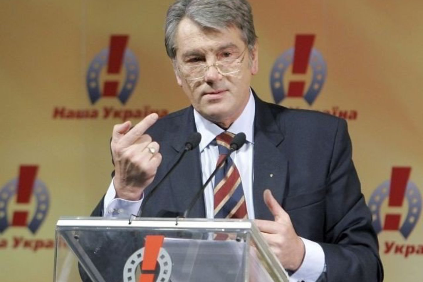 V.Juščenka tapo partijos vadovu, nors eina šalies vadovo pareigas.