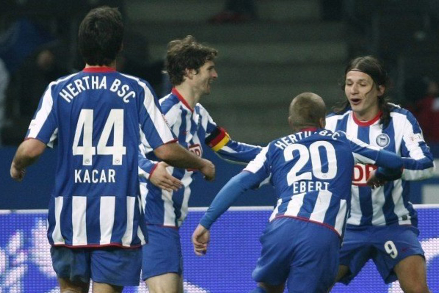 Berlyno „Hertha“ ekipos futbolininkai (namuose) nugalėjo „Koeln“ klubą.