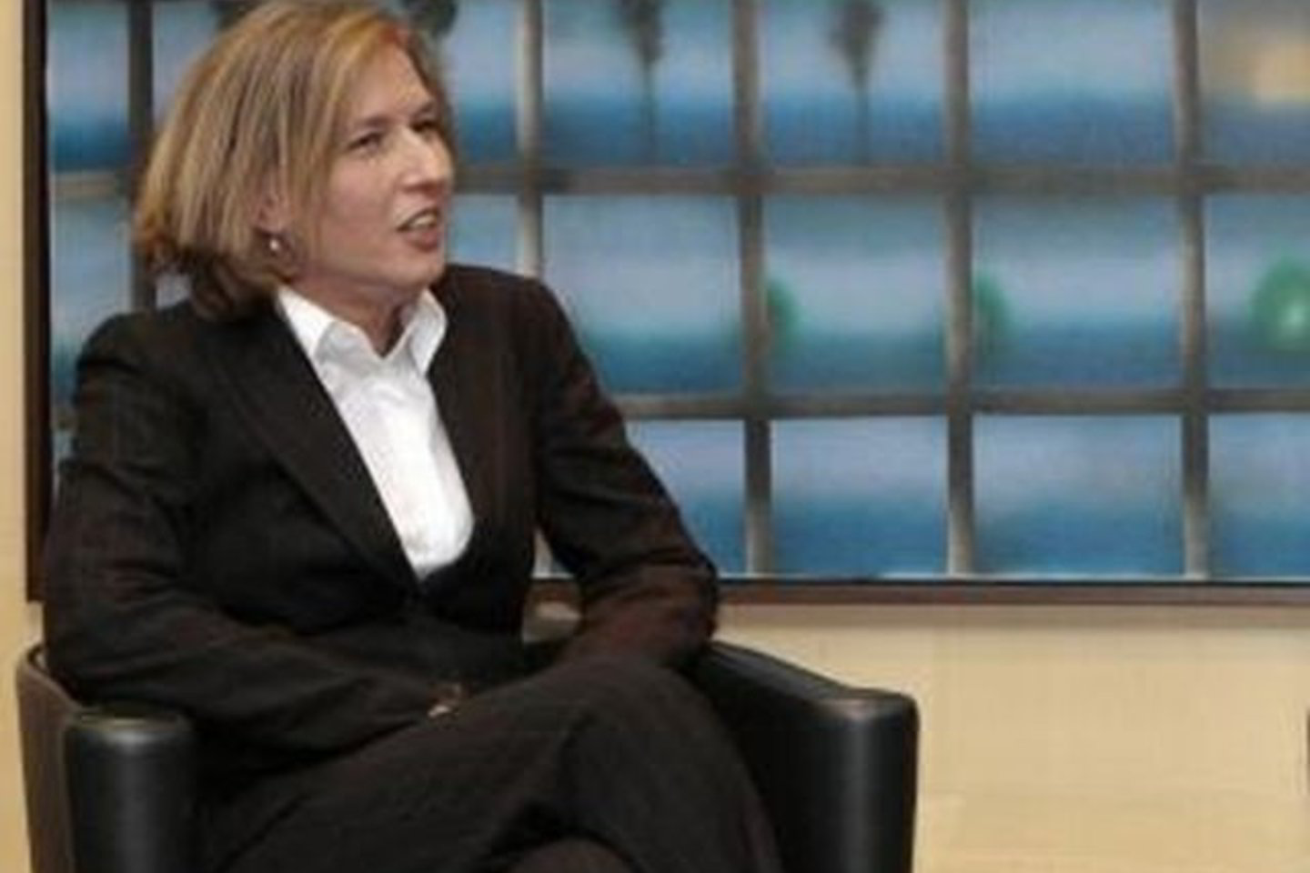 T.Livni po incidento pokštavo.