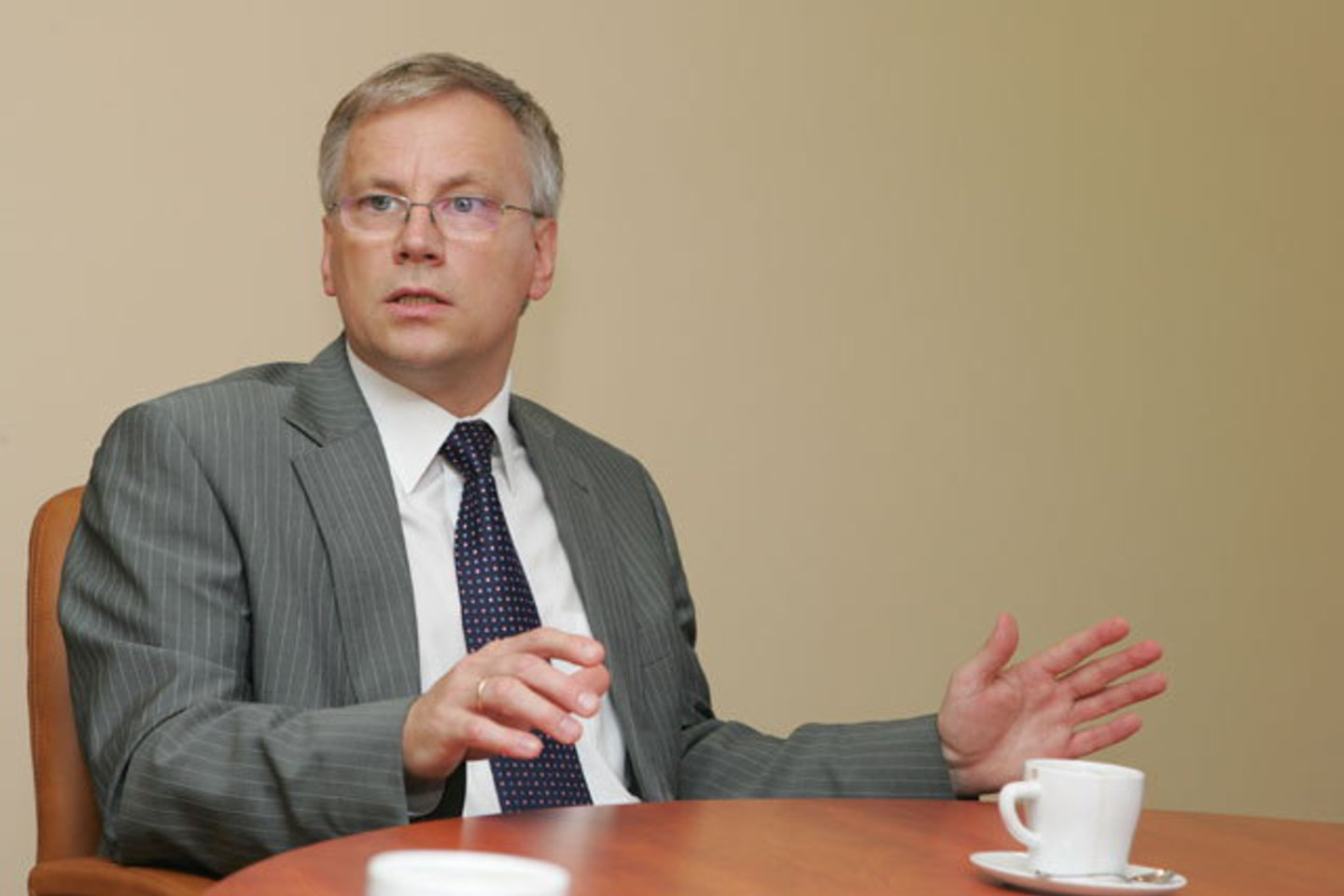 R.Šadžius neneigia, kad atlyginimai vėluoja jau 6 dienas.