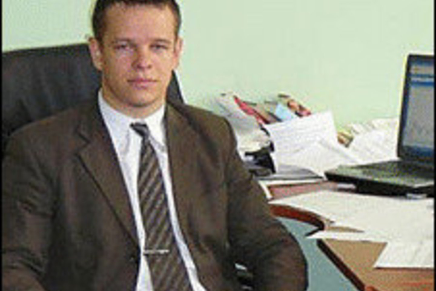 Po dvi dienas užtrukusių apklausų nieko nepešę saugumiečiai D.Smirnovą paleido.