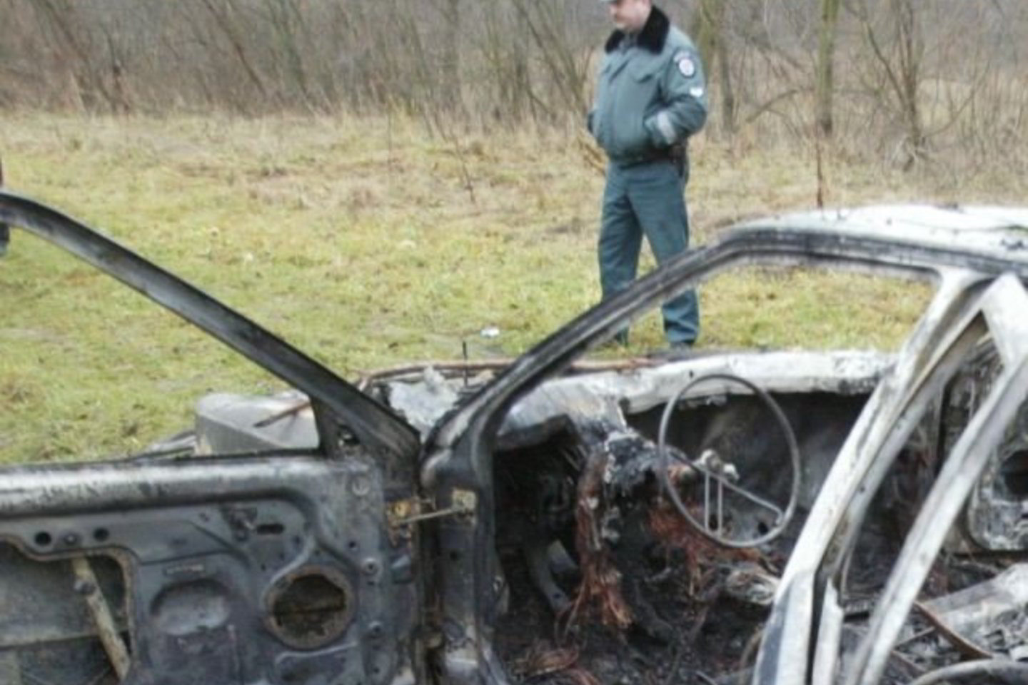 Nuo parduotuvės pavogta „Mazda“ buvo rasta sudeginta šalia Ruklos esančiame Gaižiūnų poligone.