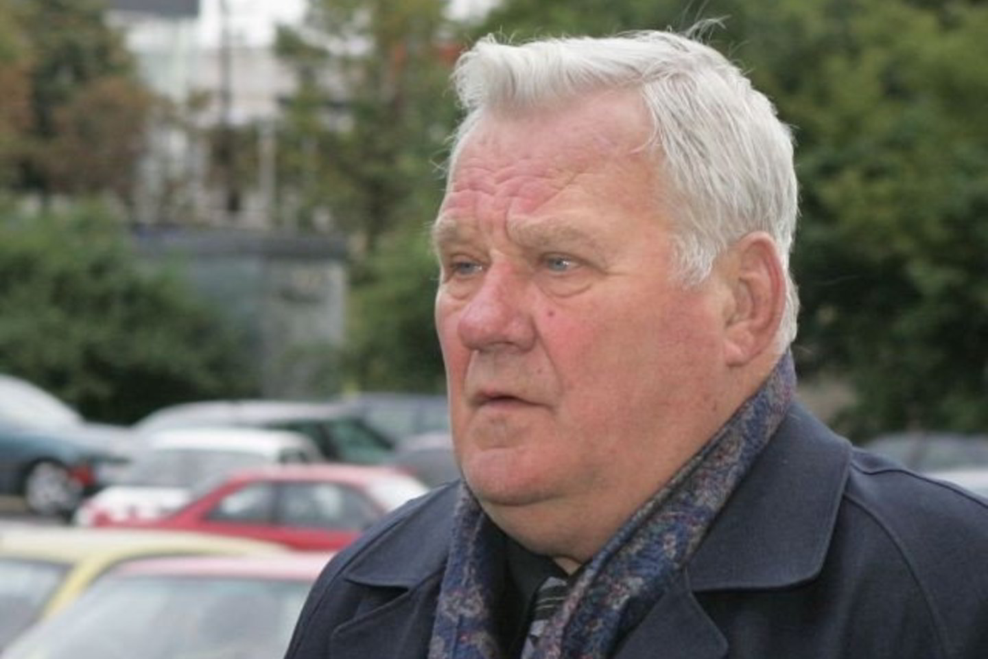 Praeities šešėliai nuolat lydėjo V.Petkevičių.