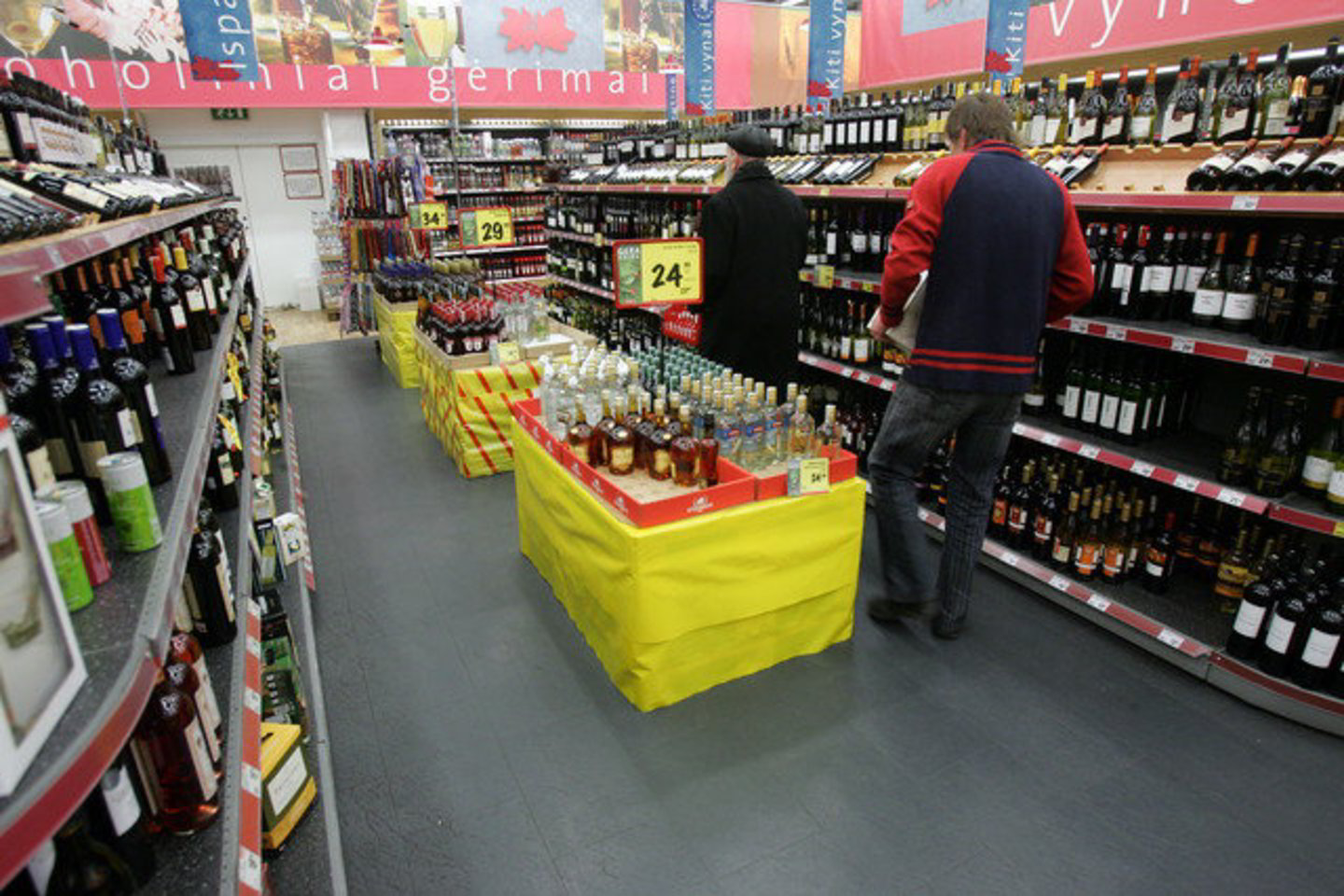 Nuo sausio 1 dienos išaugo akcizas alkoholiui, todėl laisvų dienų linksmybės gali kainuoti daugiau.