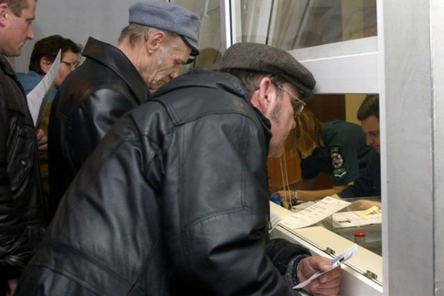 Nuo Vyriausybės sprendimo priklausys, ar vairuotojams teks stumdytis eilėse.