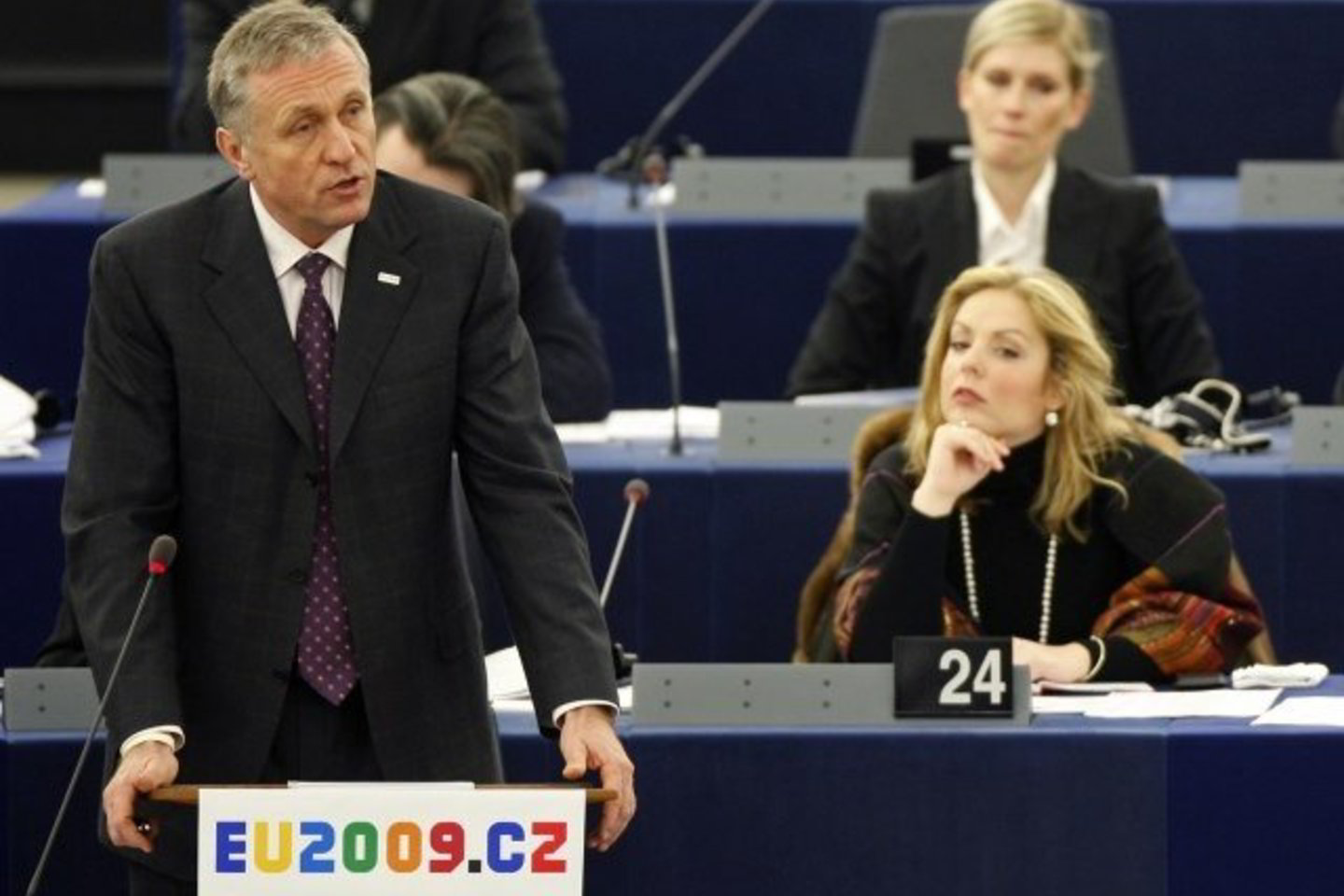 M.Topolanekas siūlo skirti „aukščiausią prioritetą“ planams statyti vamzdyną, kuriuo Kaspijos gamtinės dujos per Turkiją būtų tiekiamos Europos šalims.
