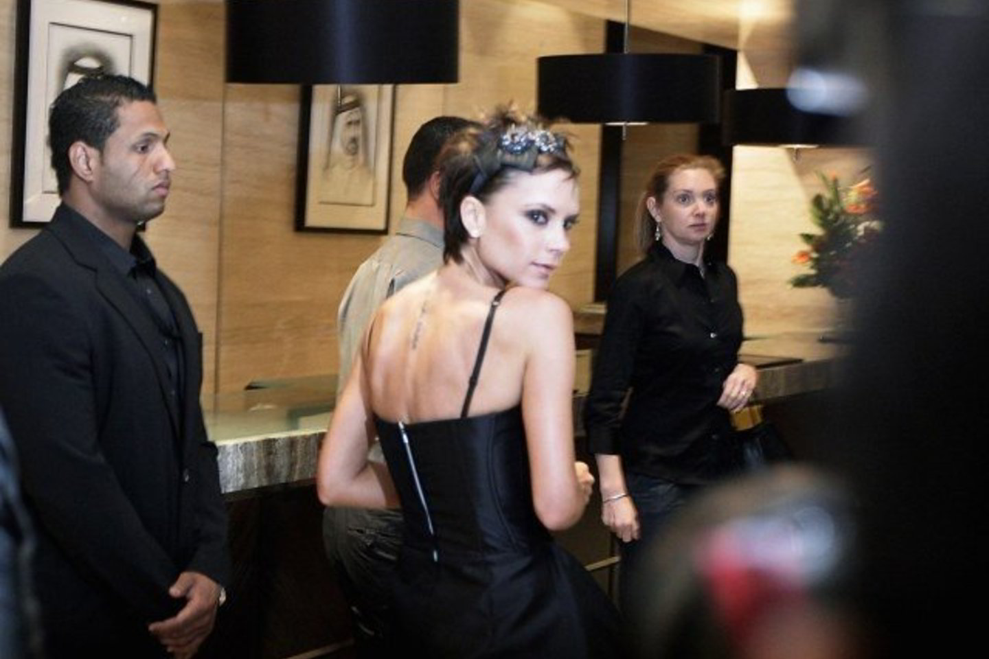 V.Beckham nuotraukoms pozavo Malibu pajūryje, kur gyvena su savo vyru ir trimis sūnumis.