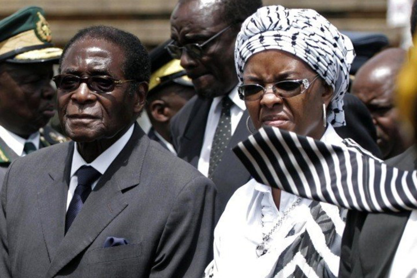 R.Mugabe žmona Grace nepagailėjo kirčių žurnalisto.